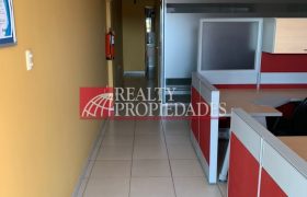 LOCAL COMERCIAL CON OFICINAS EN ALQUILER