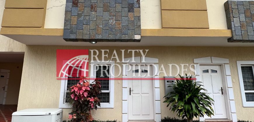 HERMOSO TOWNHOUSE DE LUJO COMPLETAMENTE EQUIPADO EN ALQUILER