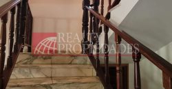 AMPLIA CASA-QUINTA EN EL CASCO CENTRAL EN VENTA