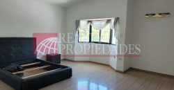 AMPLIA CASA-QUINTA EN EL CASCO CENTRAL EN VENTA