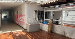 AMPLIA CASA-QUINTA EN EL CASCO CENTRAL EN VENTA