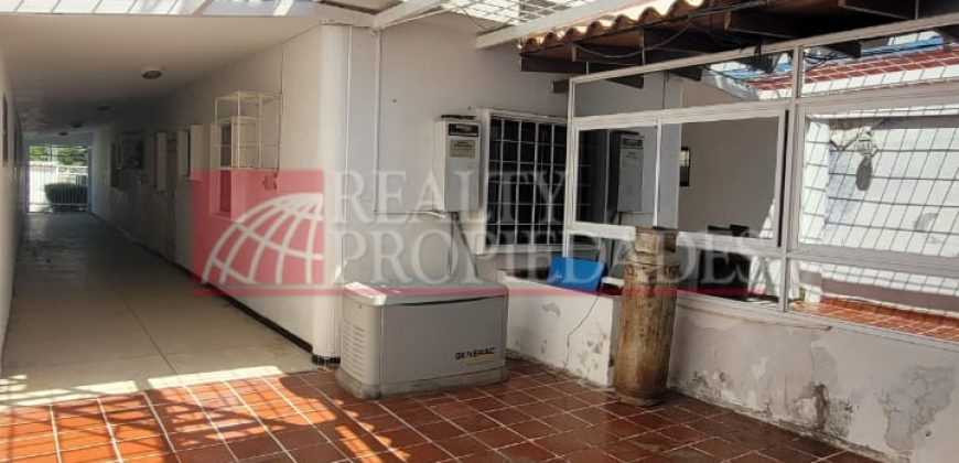 AMPLIA CASA-QUINTA EN EL CASCO CENTRAL EN VENTA