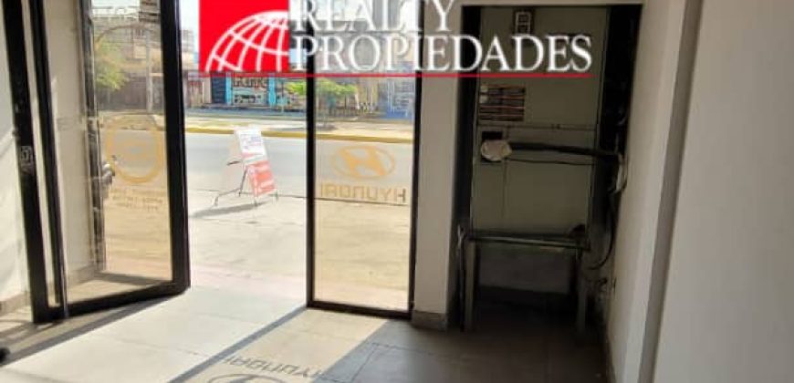 LOCAL COMERCIAL CON AIRE CENTRAL EN VÍA PRINCIPAL EN ALQUILER