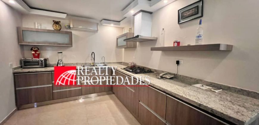 EXCLUSIVO TOWNHOUSE SEMI-EQUIPADO EN VENTA