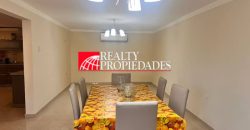 EXCLUSIVO TOWNHOUSE SEMI-EQUIPADO EN VENTA