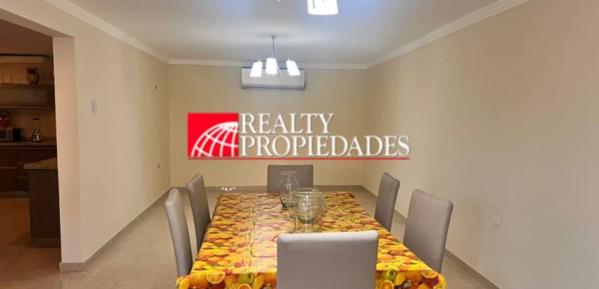 EXCLUSIVO TOWNHOUSE SEMI-EQUIPADO EN VENTA