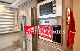 EXCLUSIVO TOWNHOUSE SEMI-EQUIPADO EN VENTA