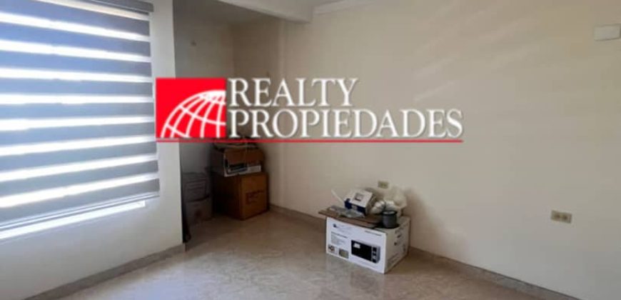 EXCLUSIVO TOWNHOUSE SEMI-EQUIPADO EN VENTA