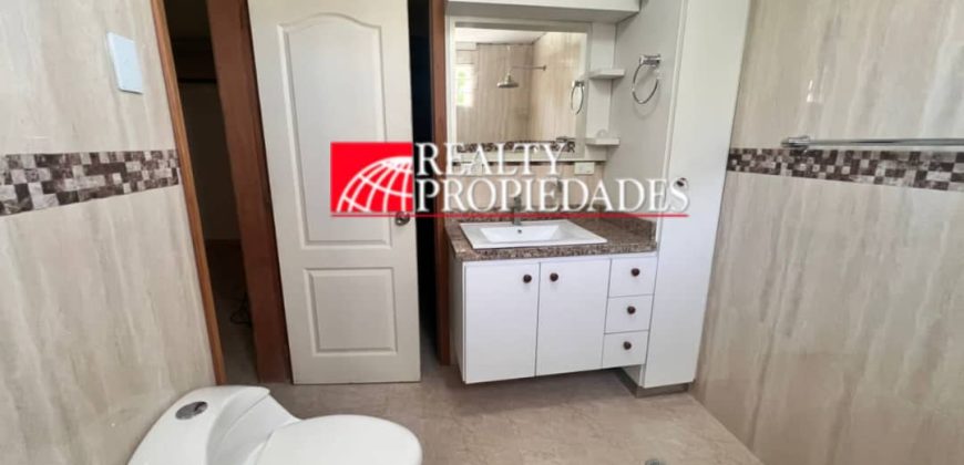 EXCLUSIVO TOWNHOUSE SEMI-EQUIPADO EN VENTA