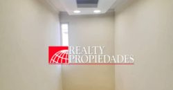 EXCLUSIVO TOWNHOUSE SEMI-EQUIPADO EN VENTA