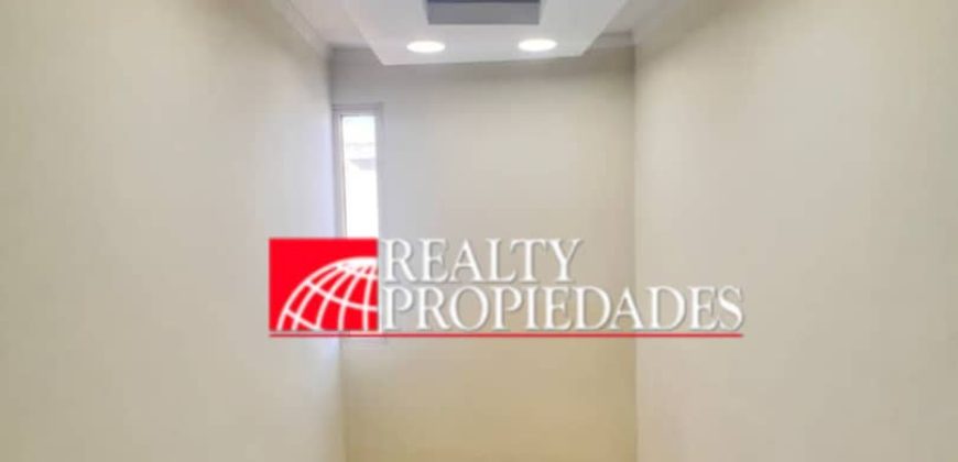 EXCLUSIVO TOWNHOUSE SEMI-EQUIPADO EN VENTA