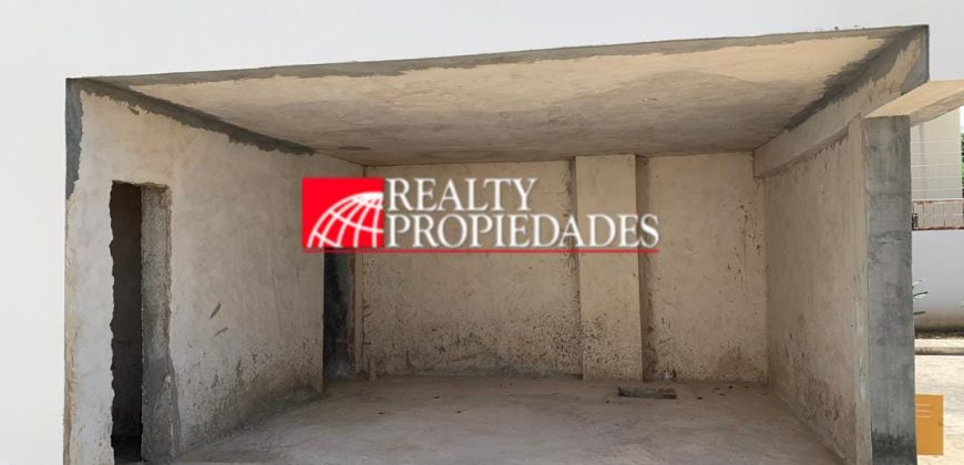 UBICACIÓN PRIVILEGADA: AMPLIO TOWNHOUSE EN GRIS EN VENTA