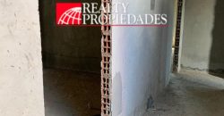 UBICACIÓN PRIVILEGADA: AMPLIO TOWNHOUSE EN GRIS EN VENTA