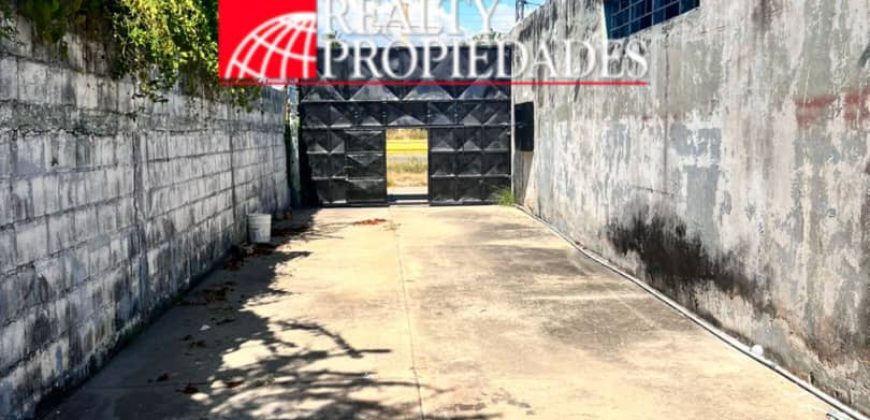 EXCELENTE GALPÓN CON LOCALES COMERCIALES EN UBICACIÓN ESTRATÉGICA EN ALQUILER