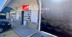 EXCELENTE GALPÓN CON LOCALES COMERCIALES EN UBICACIÓN ESTRATÉGICA EN ALQUILER