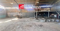 EXCELENTE GALPÓN CON LOCALES COMERCIALES EN UBICACIÓN ESTRATÉGICA EN ALQUILER