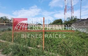 TERRENO EN UBICACIÓN COMERCIAL PRIVILEGIADA EN VENTA