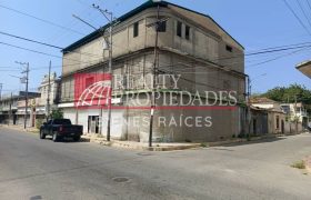 EN CABIMAS: EXCELENTE LOCAL COMERCIAL DE 3 NIVELES EN VENTA