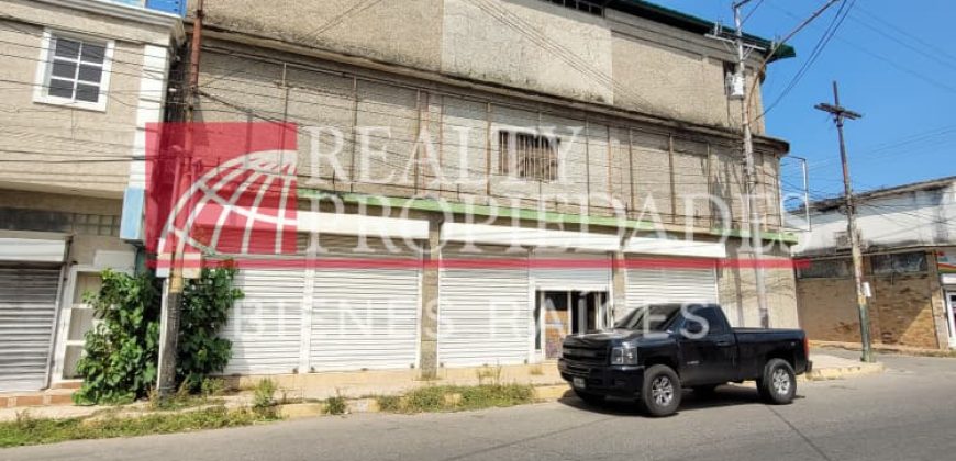 EN CABIMAS: EXCELENTE LOCAL COMERCIAL DE 3 NIVELES EN VENTA