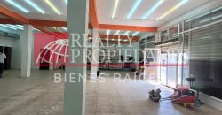 EN CABIMAS: EXCELENTE LOCAL COMERCIAL DE 3 NIVELES EN VENTA
