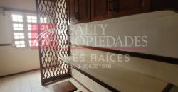 AMPLIA CASA AMOBLADA EN ALQUILER