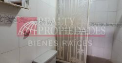 AMPLIA CASA SEMI-AMOBLADA EN ALQUILER