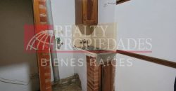 AMPLIA CASA SEMI-AMOBLADA EN ALQUILER