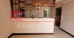 AMPLIA CASA SEMI-AMOBLADA EN ALQUILER