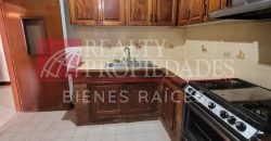 AMPLIA CASA SEMI-AMOBLADA EN ALQUILER