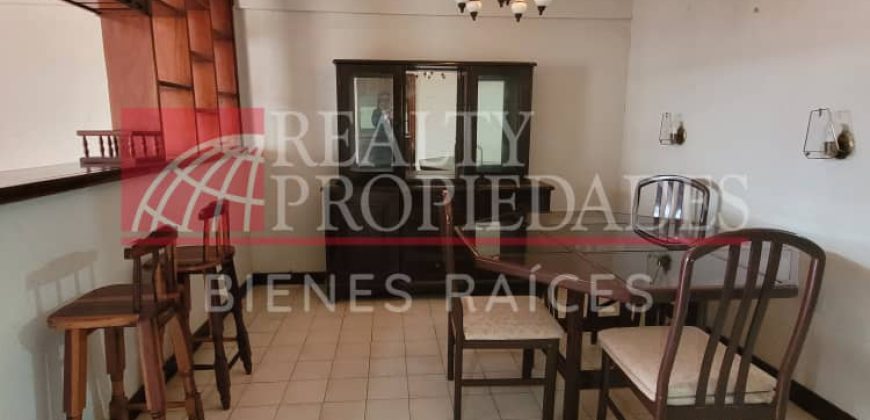 AMPLIA CASA SEMI-AMOBLADA EN ALQUILER