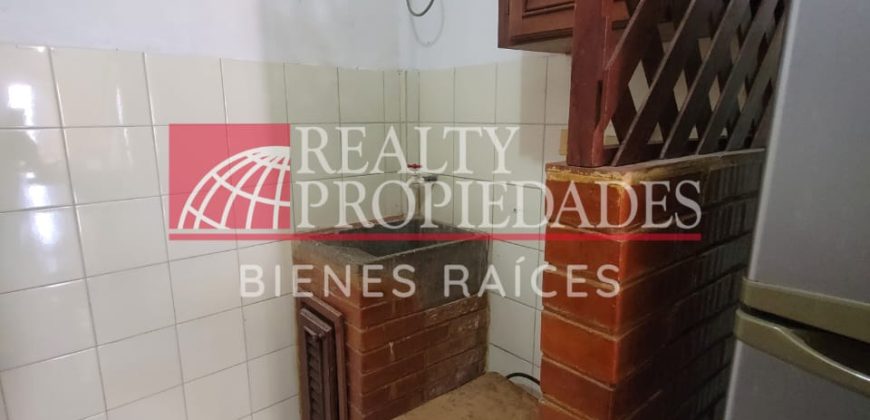 CONFORTABLE TOWNHOUSE AMOBLADO EN ALQUILER