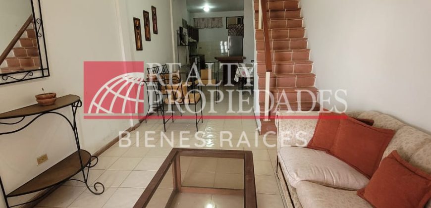 CONFORTABLE TOWNHOUSE AMOBLADO EN ALQUILER