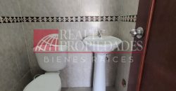 EXCELENTE LOCAL COMERCIAL EN PLANTA BAJA Y AIRE ACONDICIONADO EN ALQUILER