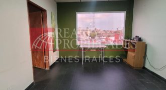 CÉNTRICO Y AMPLIO APARTAMENTO ESTUDIO SEMI-AMOBLADO EN ALQUILER