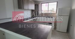 CÓMODO APARTAMENTO SEMI-AMOBLADO EN EL CENTRO