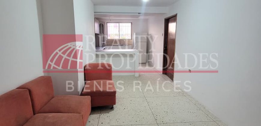 CÓMODO APARTAMENTO SEMI-AMOBLADO EN EL CENTRO