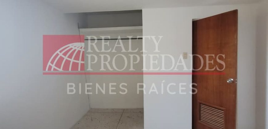 CÓMODO APARTAMENTO SEMI-AMOBLADO EN EL CENTRO
