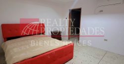 CÓMODO APARTAMENTO SEMI-AMOBLADO EN EL CENTRO