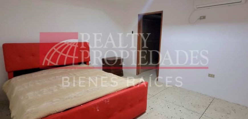 CÓMODO APARTAMENTO SEMI-AMOBLADO EN EL CENTRO