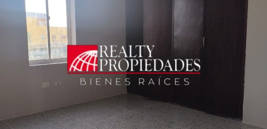 CÓMODO APARTAMENTO SEMI-AMOBLADO EN ALQUILER EN EL CENTRO