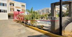 MODERNO Y AMPLIO TOWNHOUSE EN GRIS BLANCO EN VENTA
