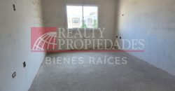 MODERNO Y AMPLIO TOWNHOUSE EN GRIS BLANCO EN VENTA
