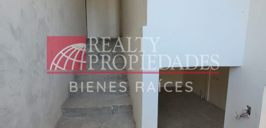MODERNO Y AMPLIO TOWNHOUSE EN GRIS BLANCO EN VENTA