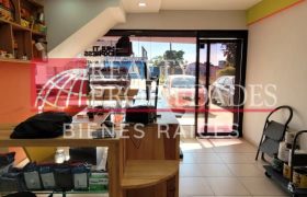 CÉNTRICO LOCAL COMERCIAL DE DOS NIVELES EN ALQUILER O VENTA