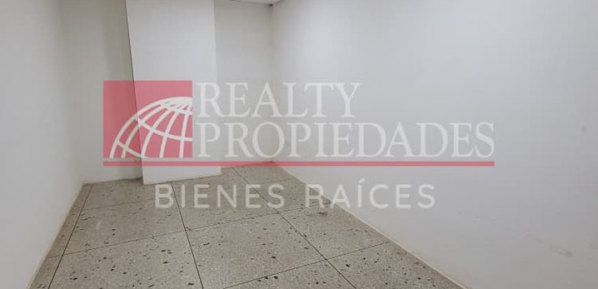 EN EL CENTRO: LOCAL COMERCIAL CON OFICINAS EN ALQUILER