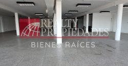 CÉNTRICO LOCAL COMERCIAL DE 3 NIVELES EN ALQUILER