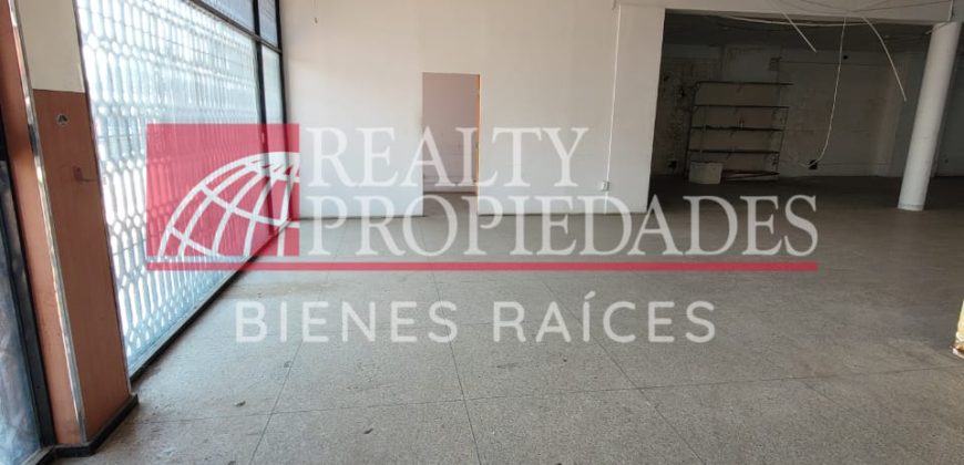 CÉNTRICO LOCAL COMERCIAL DE 3 NIVELES EN ALQUILER