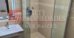 CÉNTRICA CASA ACTUALIZADA Y EQUIPADA EN ALQUILER