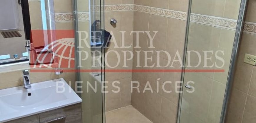 CÉNTRICA CASA ACTUALIZADA Y EQUIPADA EN ALQUILER