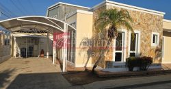 CÉNTRICA CASA ACTUALIZADA Y EQUIPADA EN ALQUILER